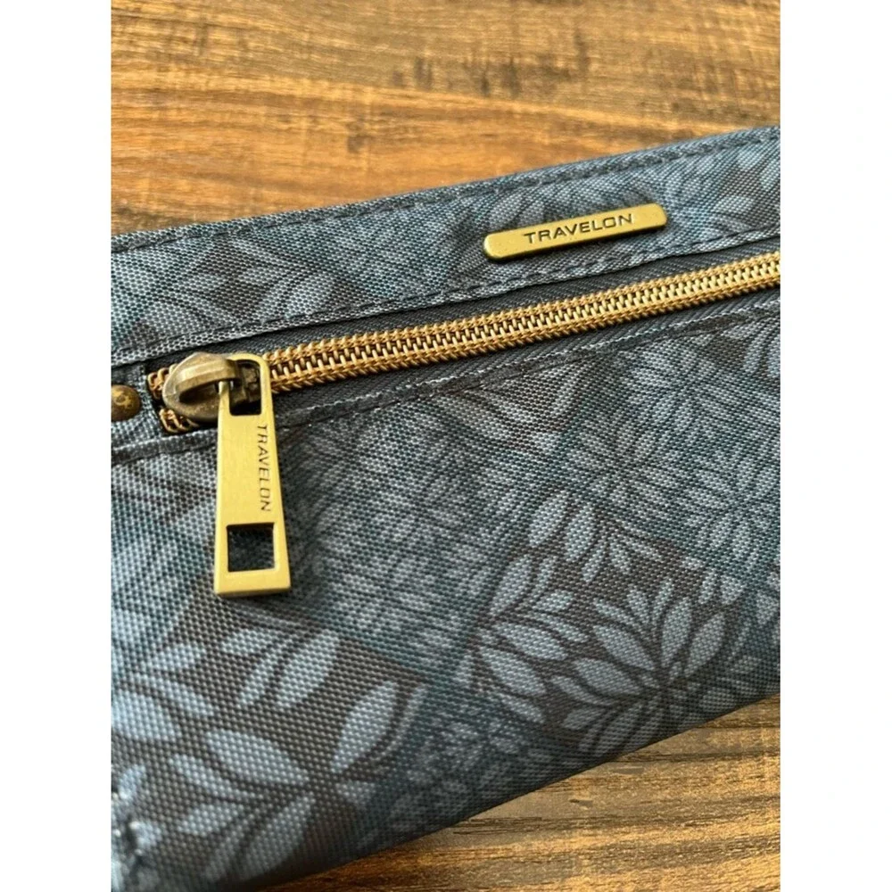 Travelon Navy Floral Safe ID RFID Blocking Zip Around Wallet Wristlet Clutch
